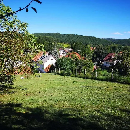 Hegyi Nyaralo Feriehus